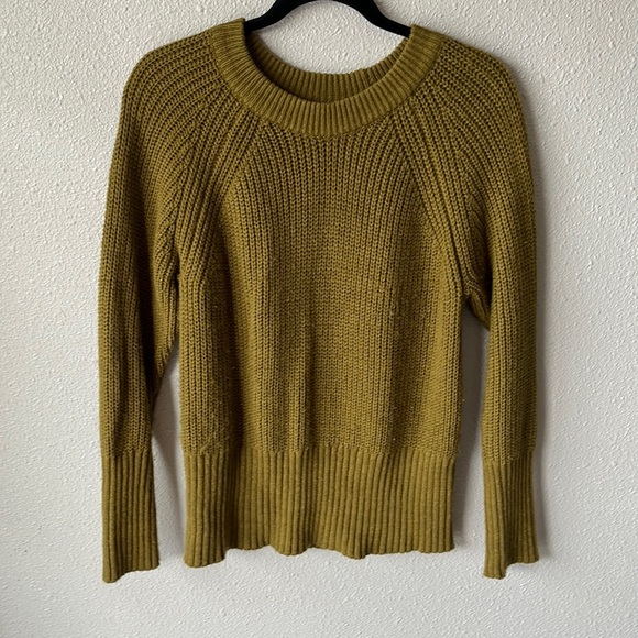 Universal Thread Sweaters Universal Thread Pullover Sweater Green